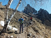 Salita primaverile dal Pian dei Resinelli al RIF. ROSALBA il 14 aprile 2013 - FOTOGALLERY